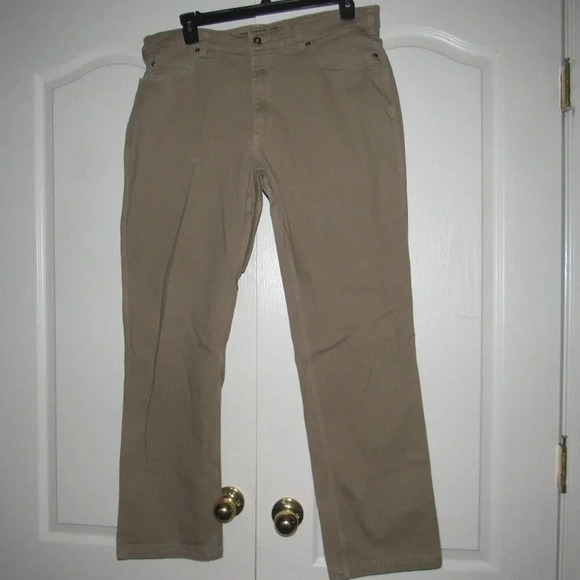 DULUTH Trading Company Flex Fire Hose Standard Fit Men’s Tan Work Pants Size 40